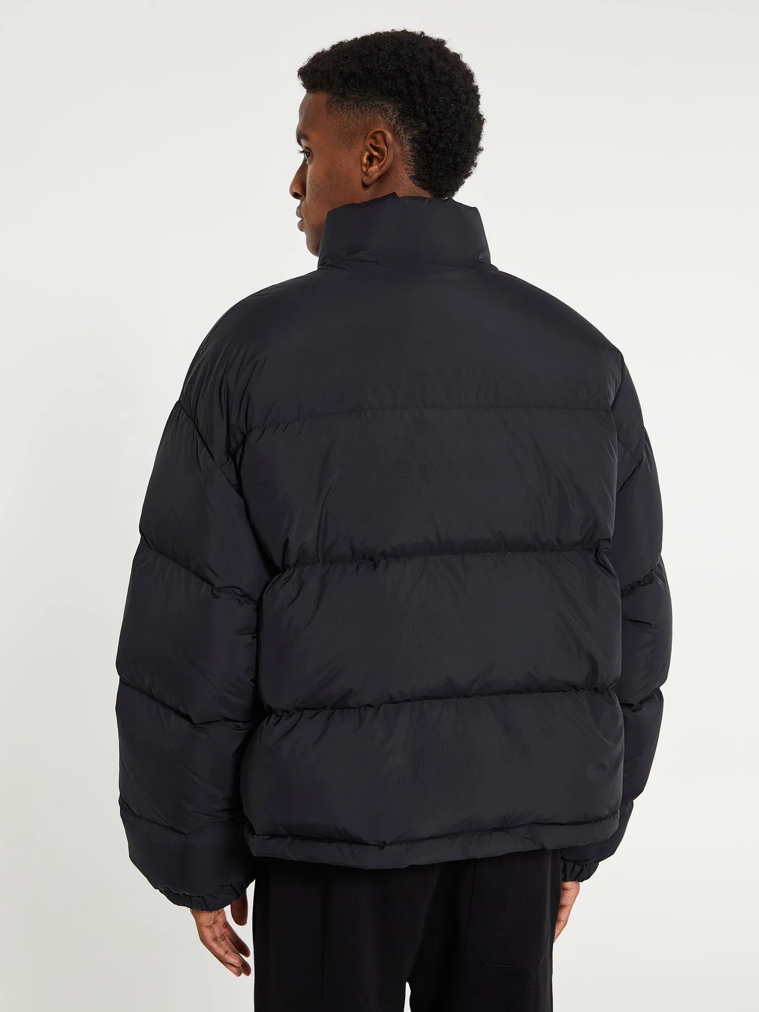Cropped Logo Puffer in Black