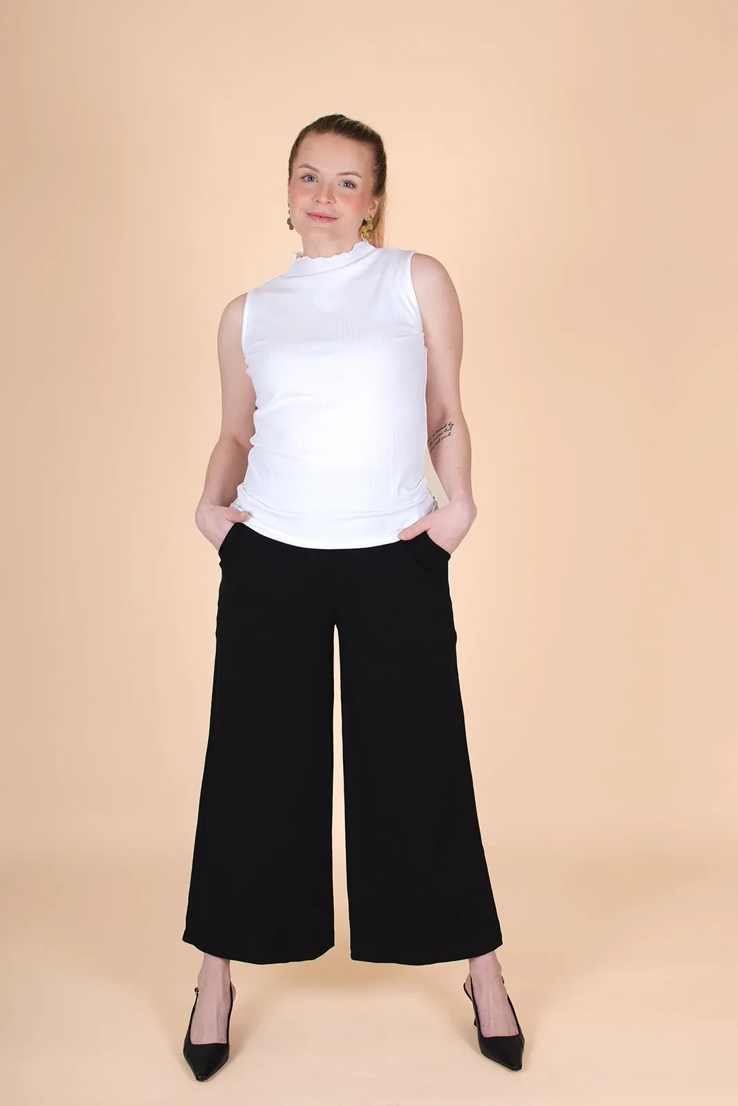 Empowering Outfit, Black Anemone