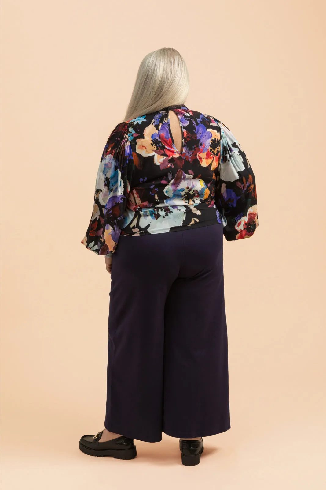 Empowering Outfit, Black Anemone
