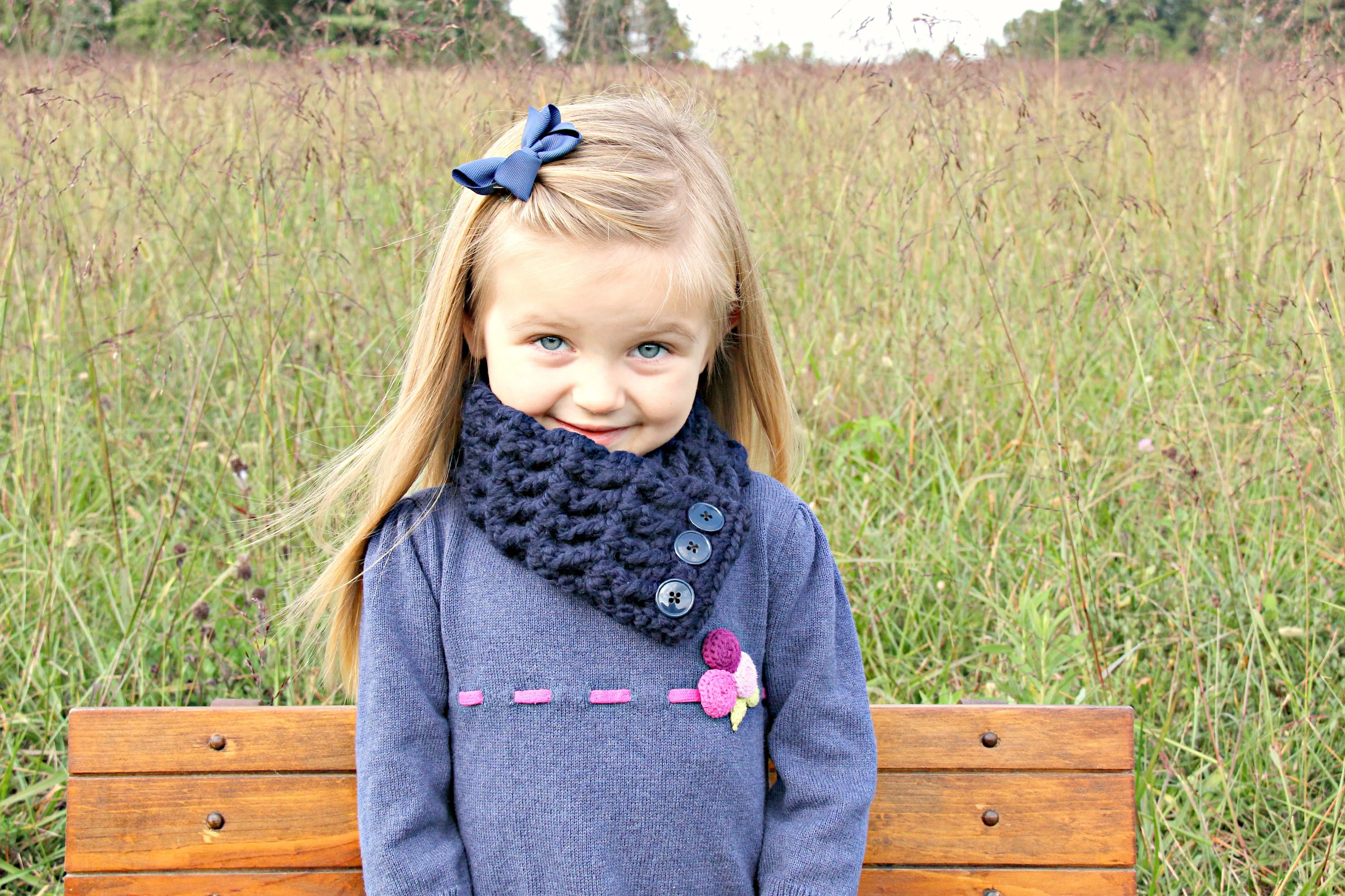 Navy blue button scarf