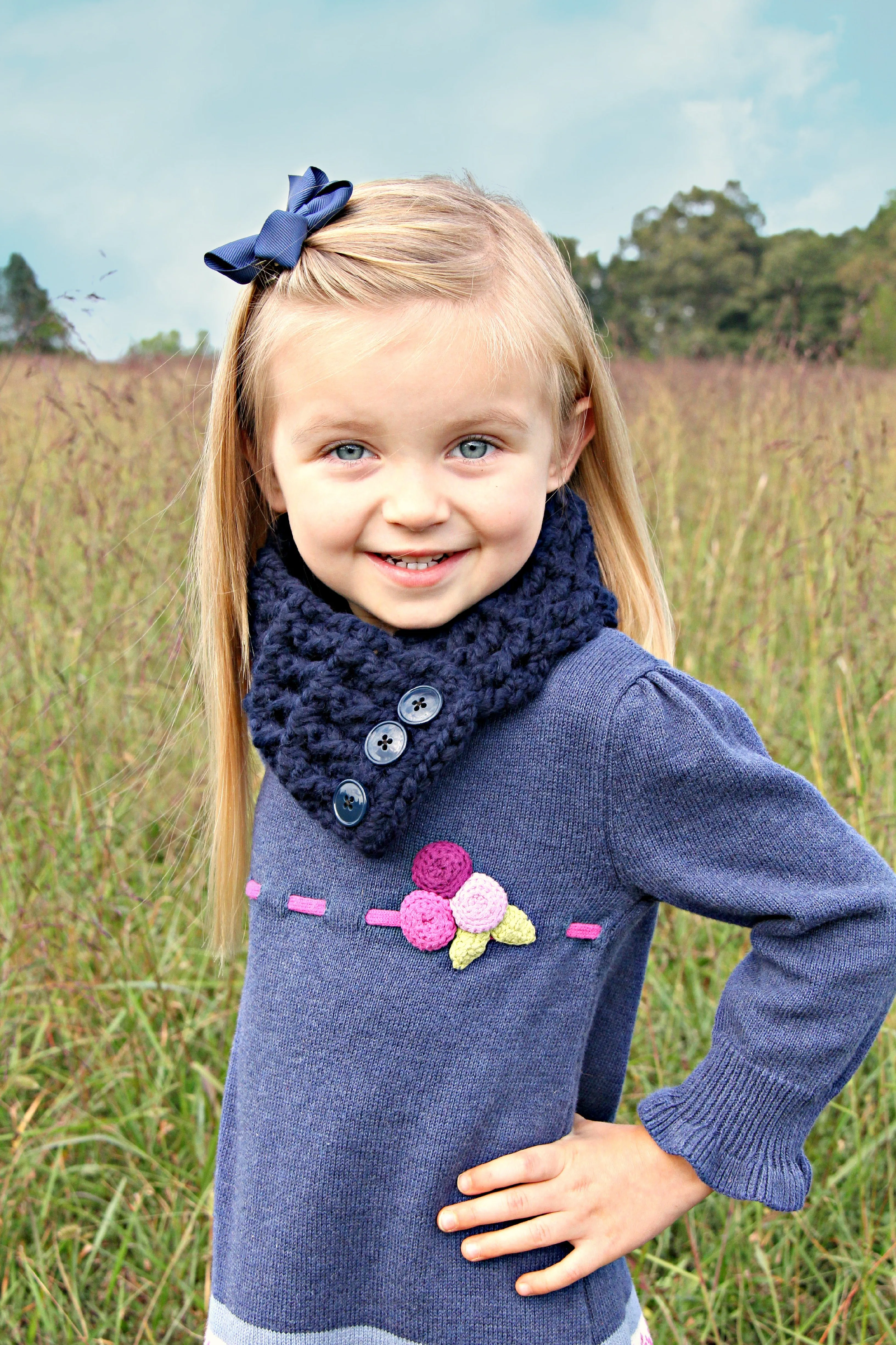 Navy blue button scarf