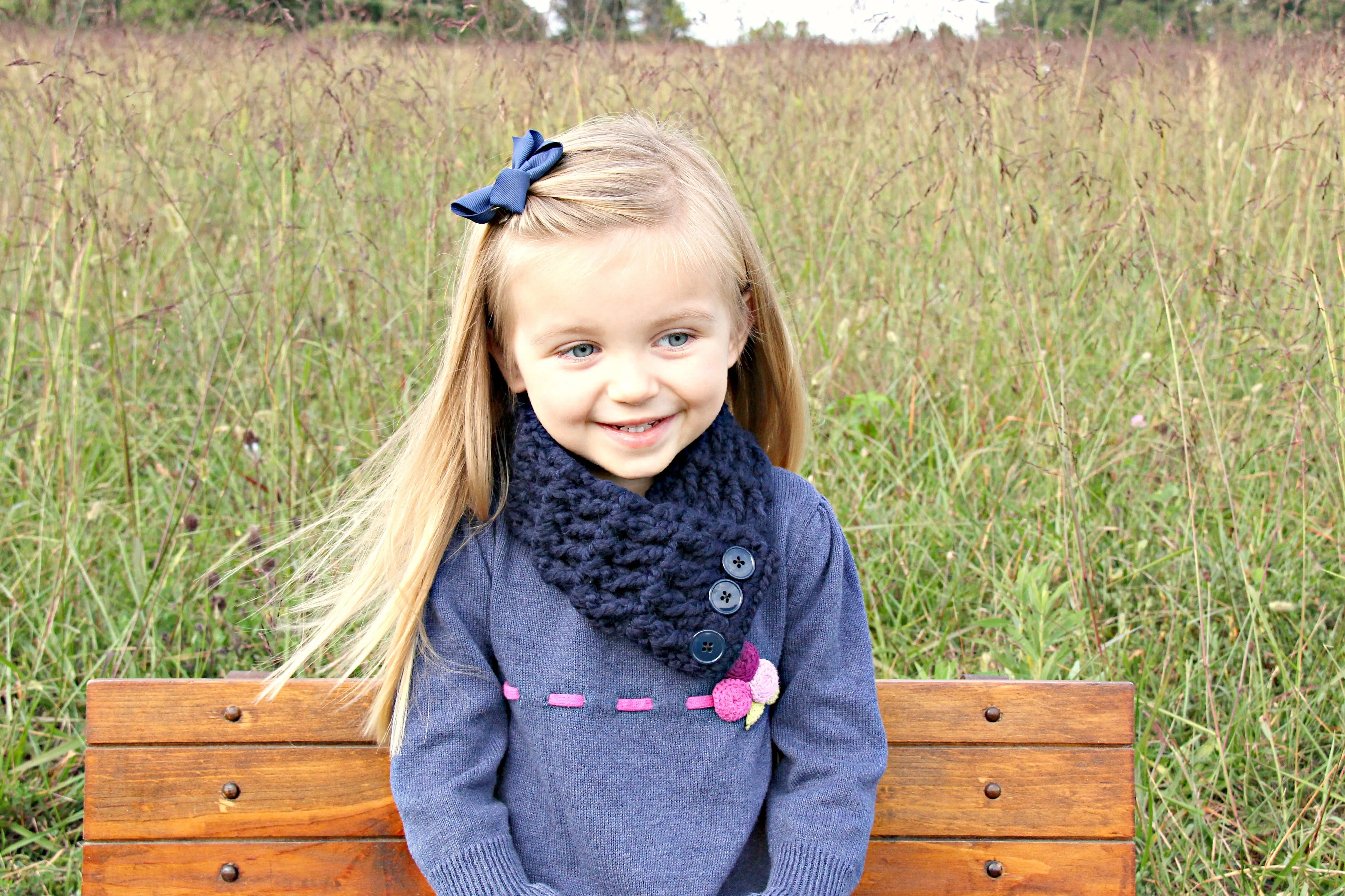 Navy blue button scarf