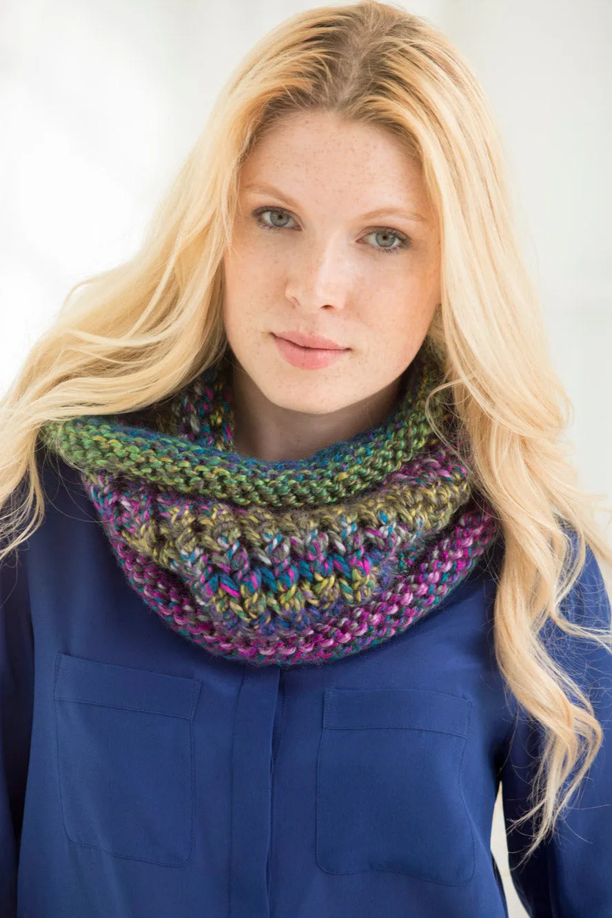 Two Color Cowl (Knit)